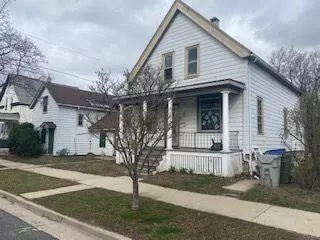 1922 E Iron St, Milwaukee, WI 53207