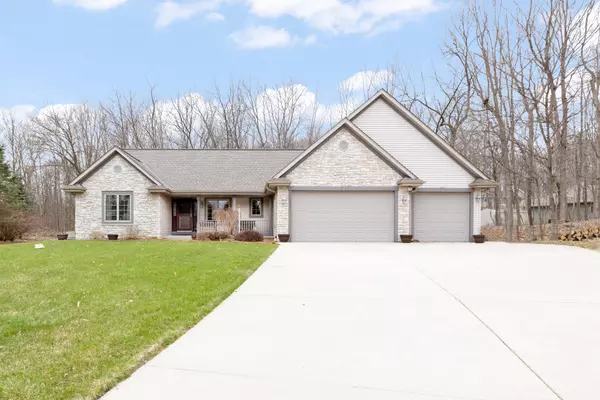 1575 Pine Cove Ct, Slinger, WI 53086