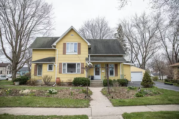 99 Jackson St, Fort Atkinson, WI 53538