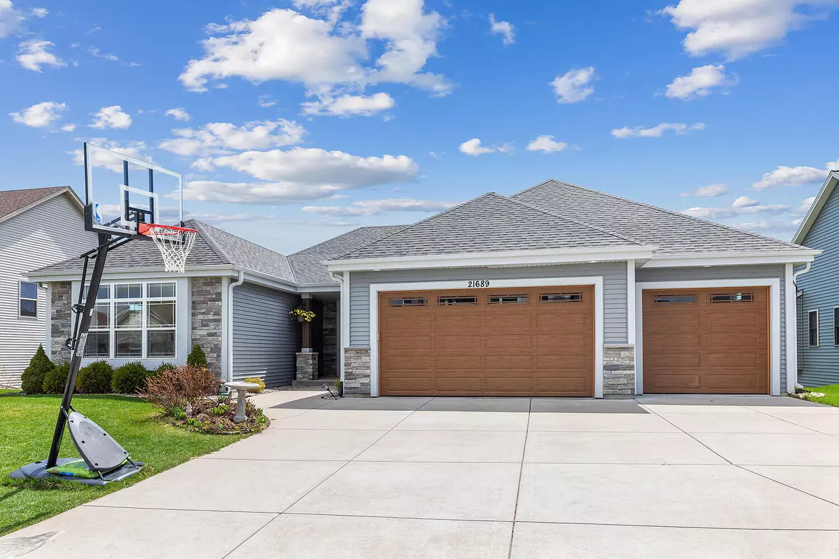 Lannon, WI 53046,21689 N Weather Edge Cir