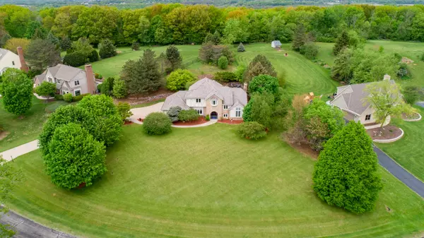 S60W24230 Red Wing Dr, Waukesha, WI 53189