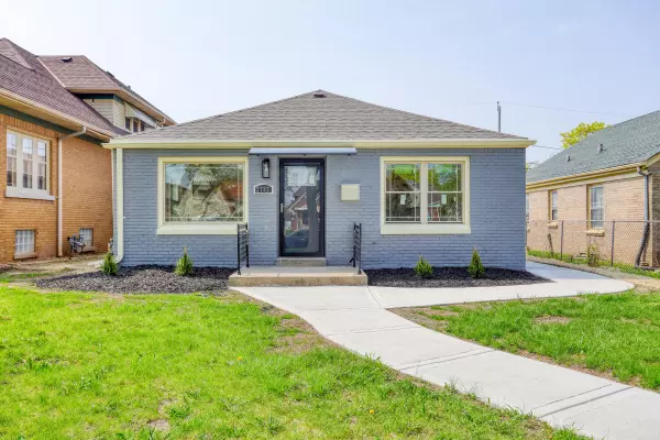 2727 W Roosevelt Dr, Milwaukee, WI 53216