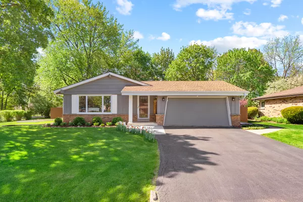 S69W14833 Dartmouth Cir, Muskego, WI 53150