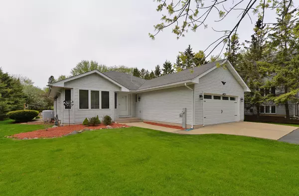 9940 28th Ave, Pleasant Prairie, WI 53158