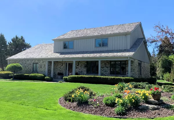 Wind Point, WI 53402,5 Sprucewood Ct