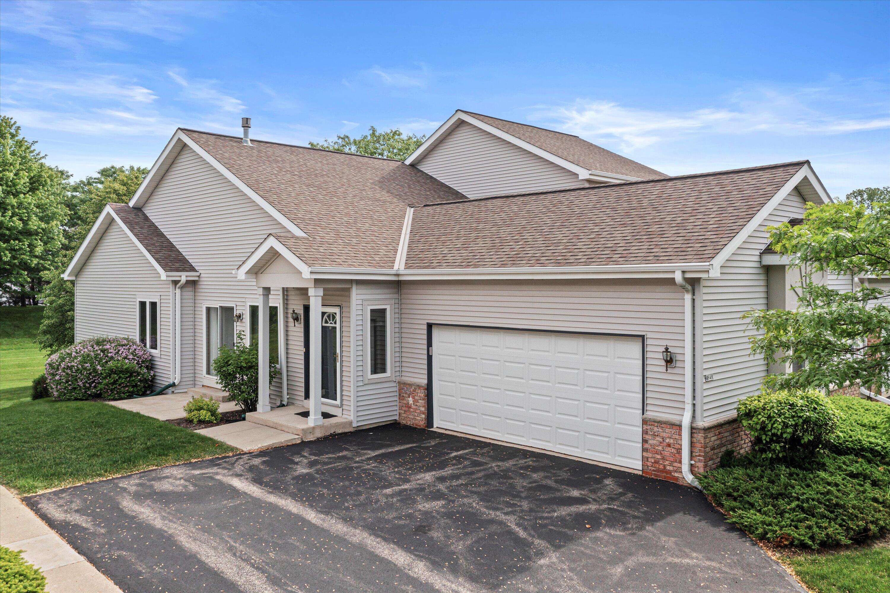 4648 S Forest Point Blvd, New Berlin, WI 53151