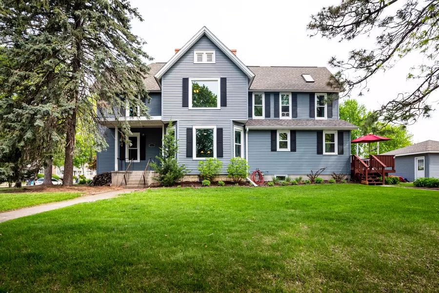 2005 State St, La Crosse, WI 54601