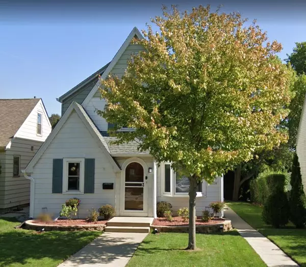 3334 S 46th St, Greenfield, WI 53219