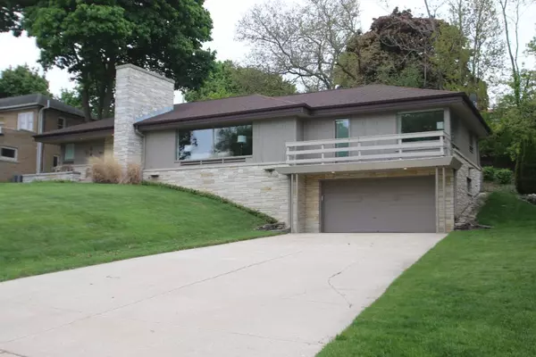 Wauwatosa, WI 53213,1731 Alta Vista Ave