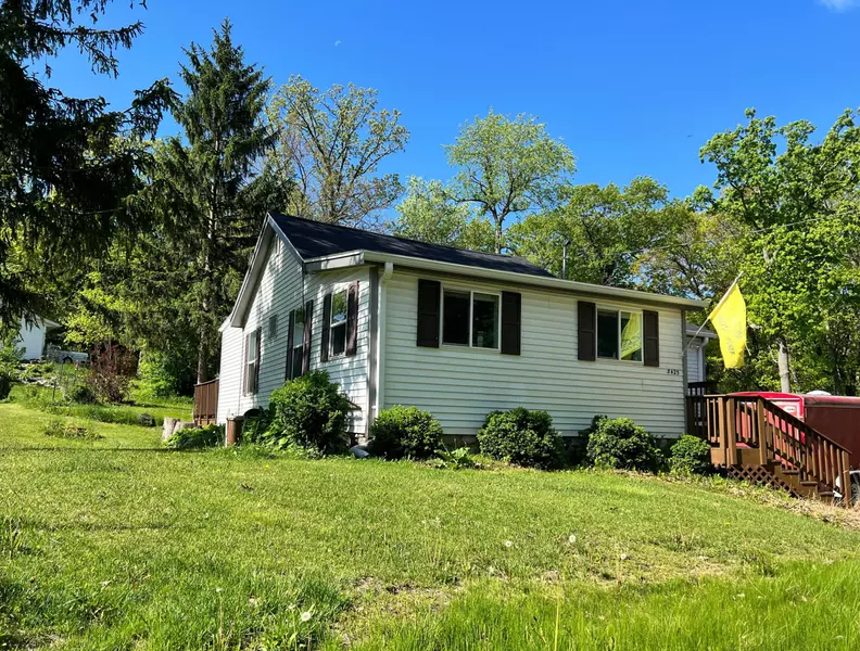 W5425 Jefferson Dr, Sugar Creek, WI 53121