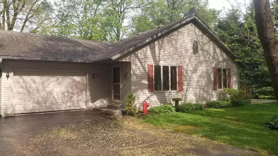 434 Miller Ave, Rochester, WI 53105