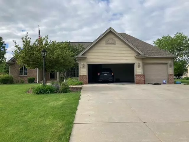 8414 Virginia Cir, Norway, WI 53185