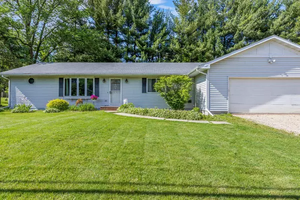 W3566 Park Dr, Geneva, WI 53147