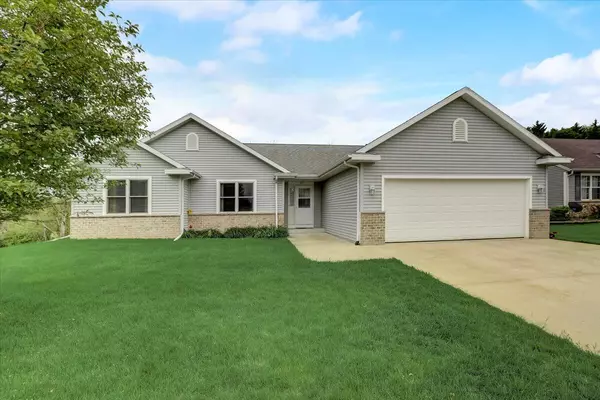 Oconomowoc, WI 53066,461 Thurow Dr