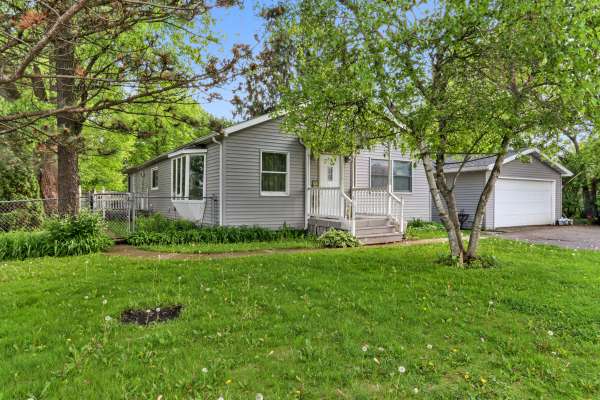 W849 Hyacinth Rd, Bloomfield, WI 53128