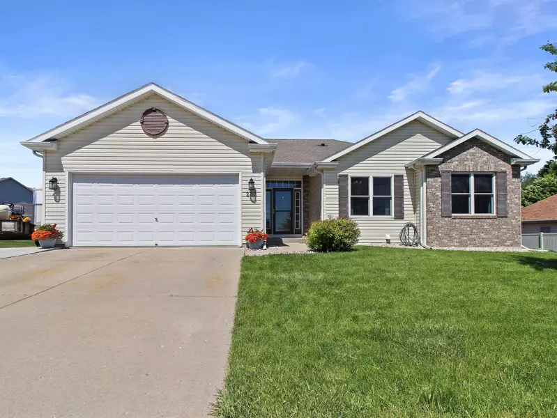 262 E Sunset Dr, Milton, WI 53563