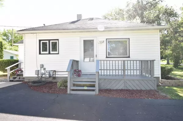 Mukwonago, WI 53149,412 Meacham St