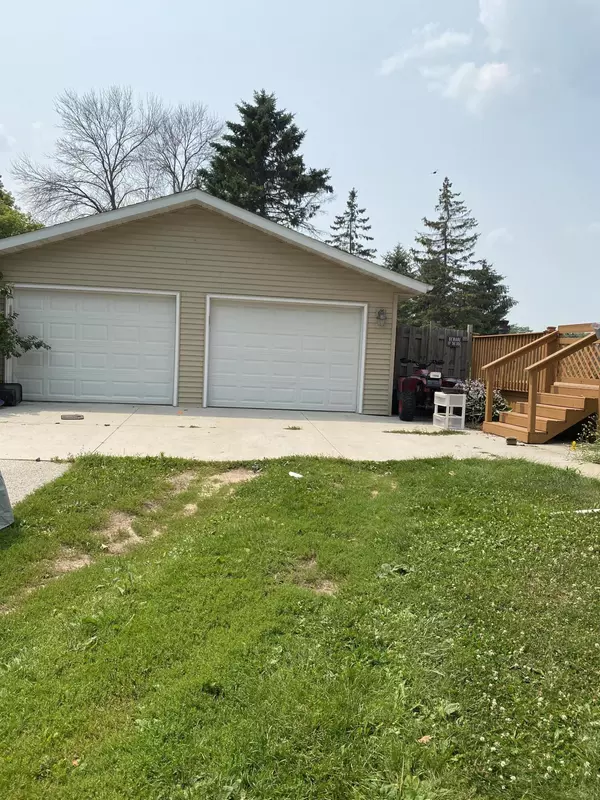 Howards Grove, WI 53083,432 N Wisconsin Dr