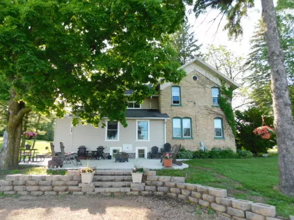 Bonduel, WI 54107,614 W Green Bay St