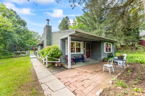 W376S4874 E Pretty Lake Rd, Ottawa, WI 53118