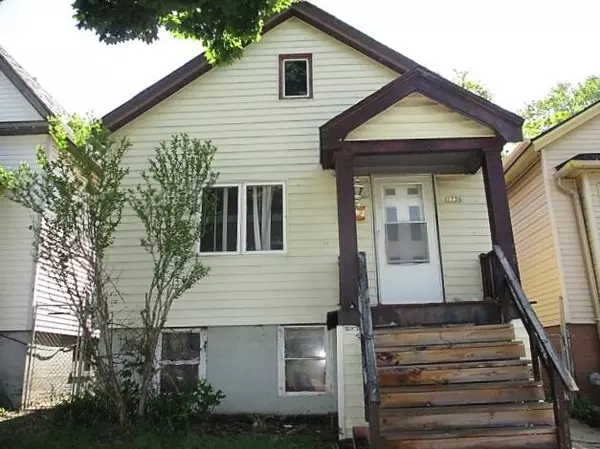 1736 S 4th St, Milwaukee, WI 53204