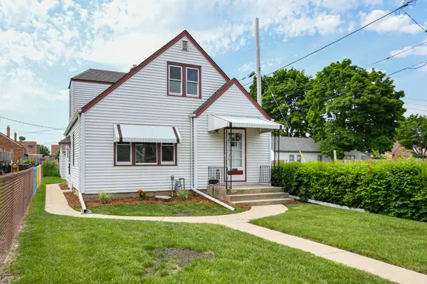 1561 W Morgan Ave, Milwaukee, WI 53221