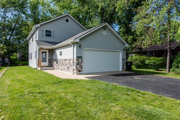 10040 270th Ave, Salem Lakes, WI 53179