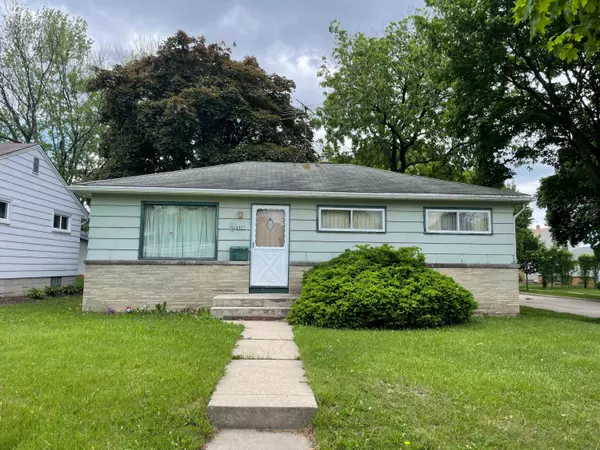 4937 W Crawford Ave, Milwaukee, WI 53220