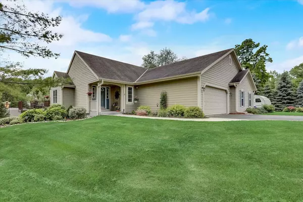 W347N5276 Road Q, Oconomowoc, WI 53069