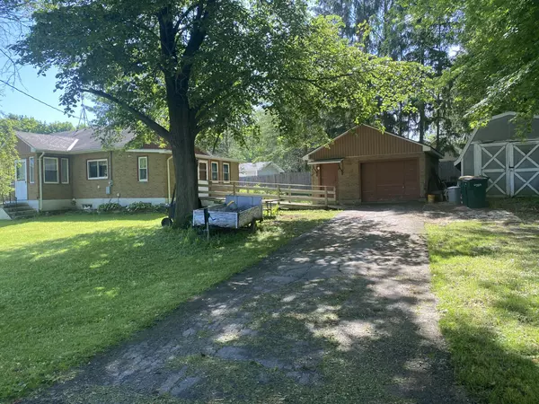 Bloomfield, WI 53128,W1453 Peach Rd