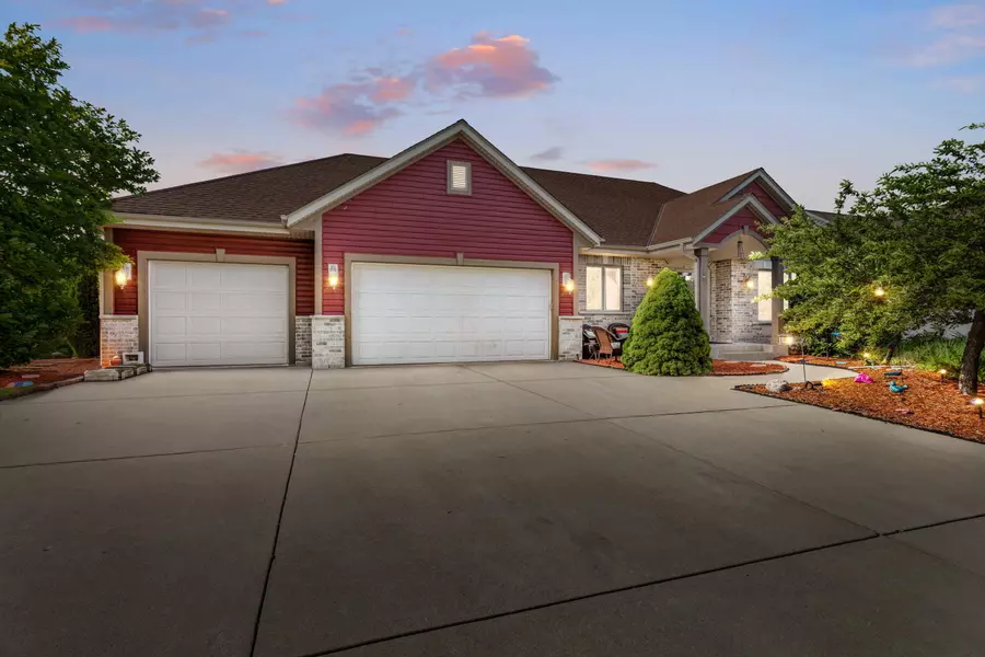 8348 Virginia Cir, Norway, WI 53185