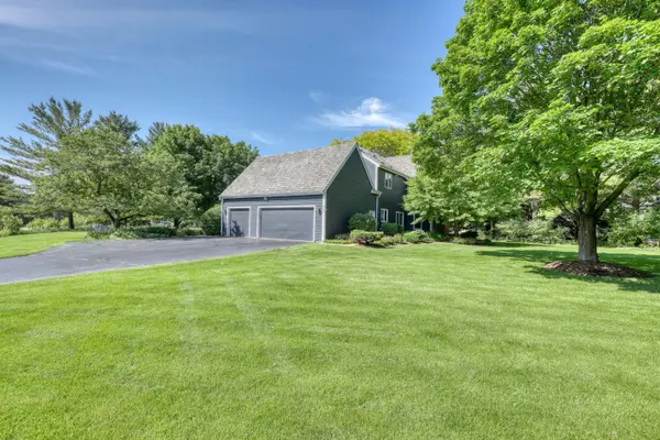 Delafield, WI 53018,989 Willow Dr