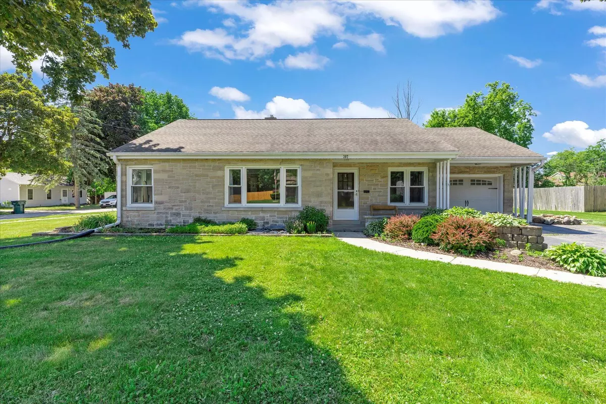 Elkhorn, WI 53121,307 W Court St