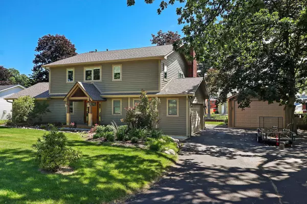 2360 Anna Ave, Twin Lakes, WI 53181