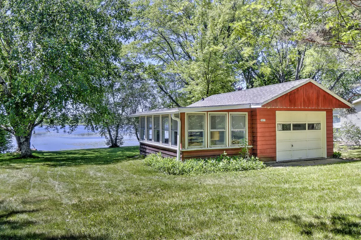 Barton, WI 53090,3057 Smith Lake Rd