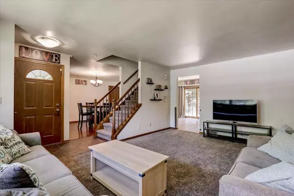 Oconomowoc, WI 53066,1557 Riverdale Dr