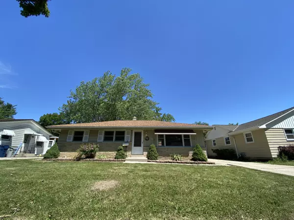 10410 W Rae Ave, Milwaukee, WI 53225
