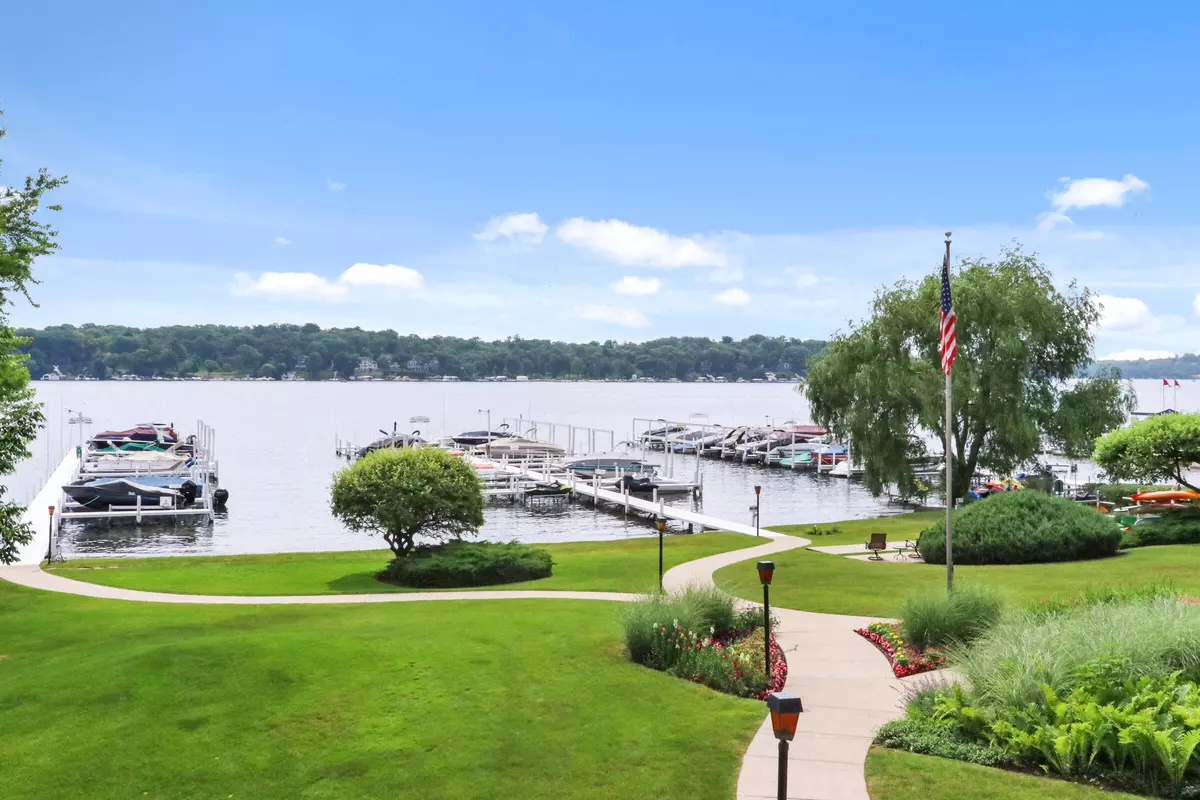 Williams Bay, WI 53191,35 S Walworth Ave Unit 201