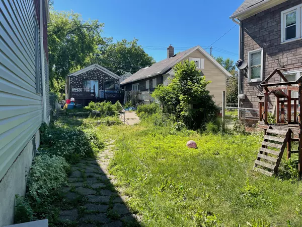 1727 S 1st St Unit A, Milwaukee, WI 53204