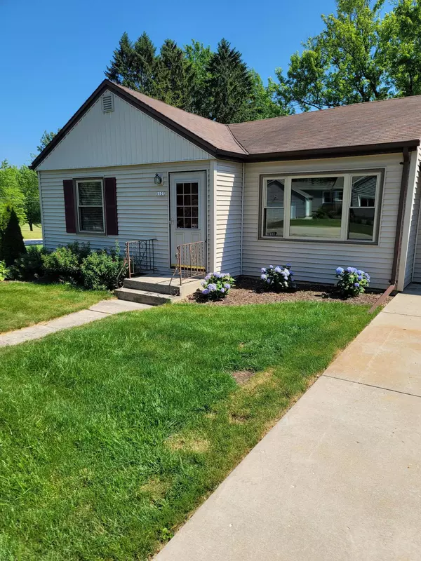 1125 E Mackinac, Oak Creek, WI 53154