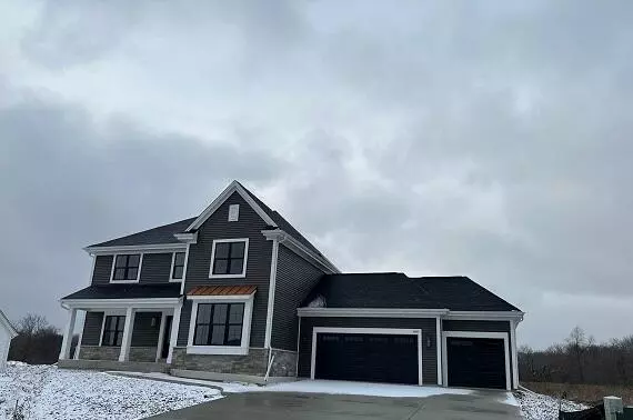 Waukesha, WI 53188,3757 Howell Oaks Dr