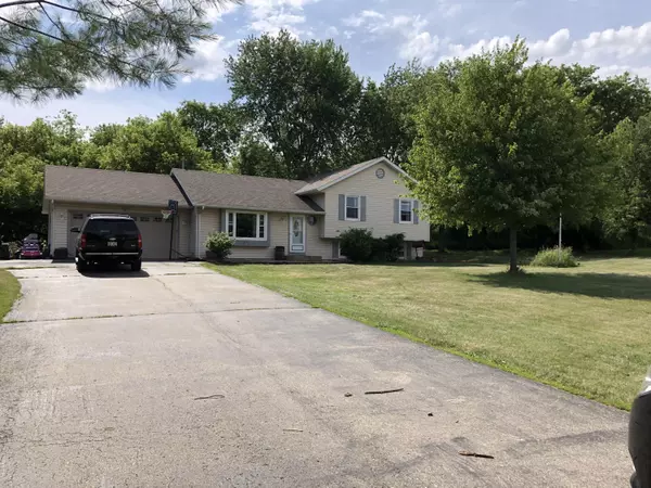 W259N8277 Homestead Dr, Lisbon, WI 53089