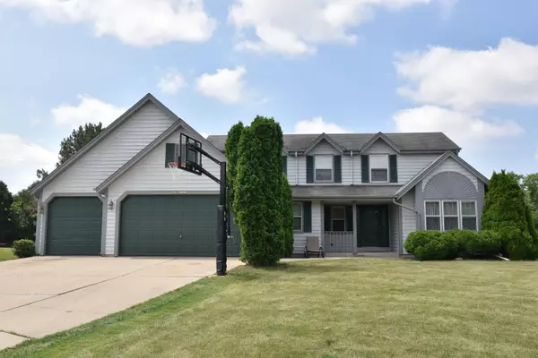 N48W17435 Thornapple Ct, Menomonee Falls, WI 53051