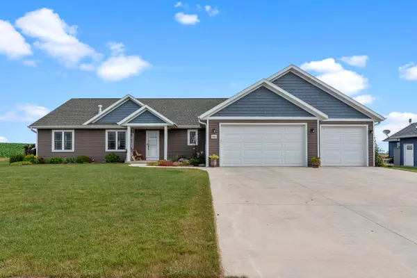 980 Partridge Ln, Lomira, WI 53048