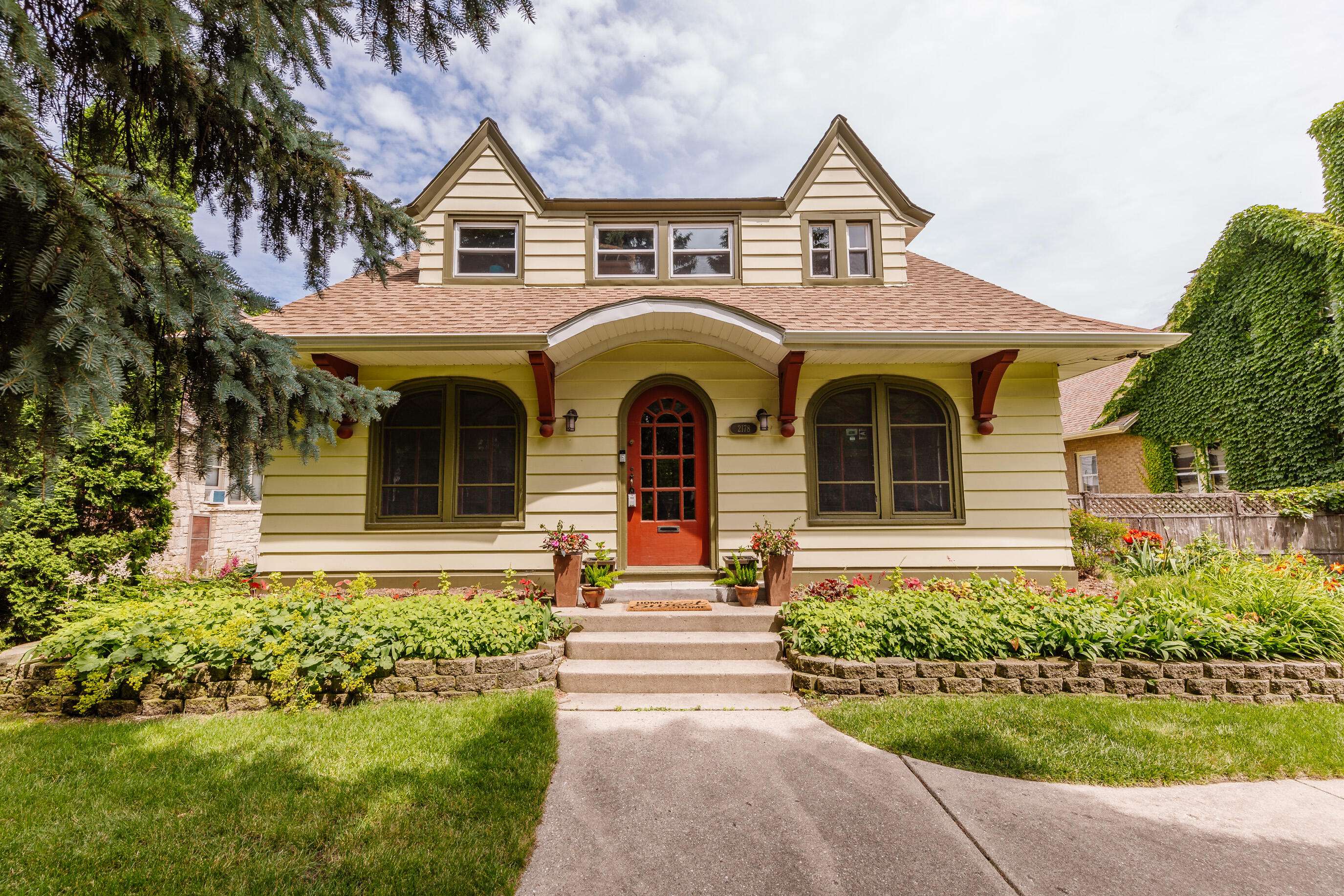 Milwaukee, WI 53208,2178 N 53rd St