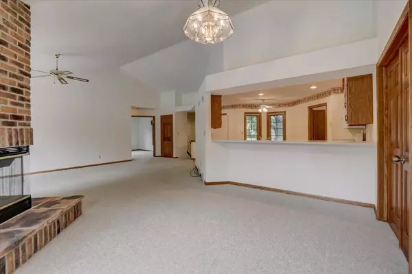 Mukwonago, WI 53149,1271 River Park Cir E