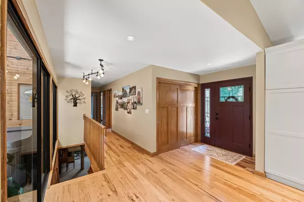 Waukesha, WI 53188,2909 West View Ct