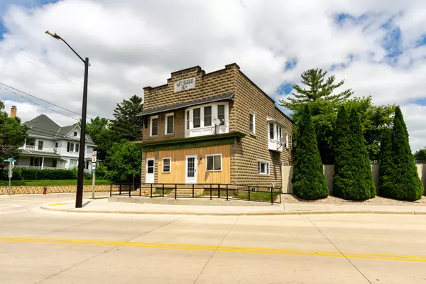 102 S Main St Unit 100 S, Iron Ridge, WI 53035