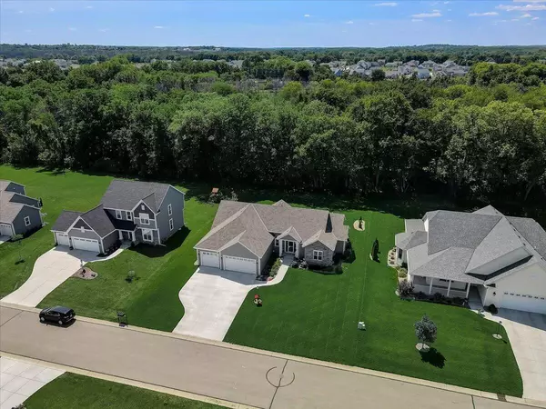 Pewaukee, WI 53072,W224N4557 Seven Oaks Dr