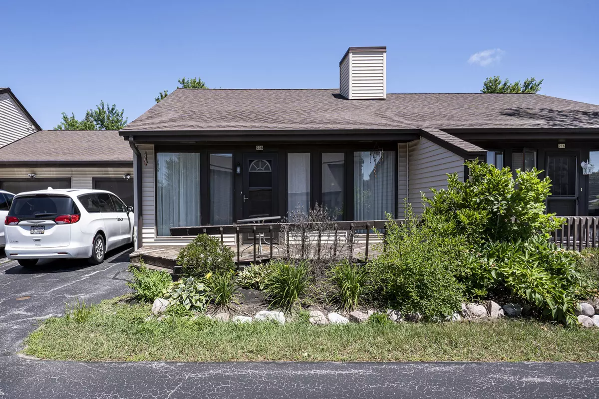 Oak Creek, WI 53154,208 E Drexel Ave